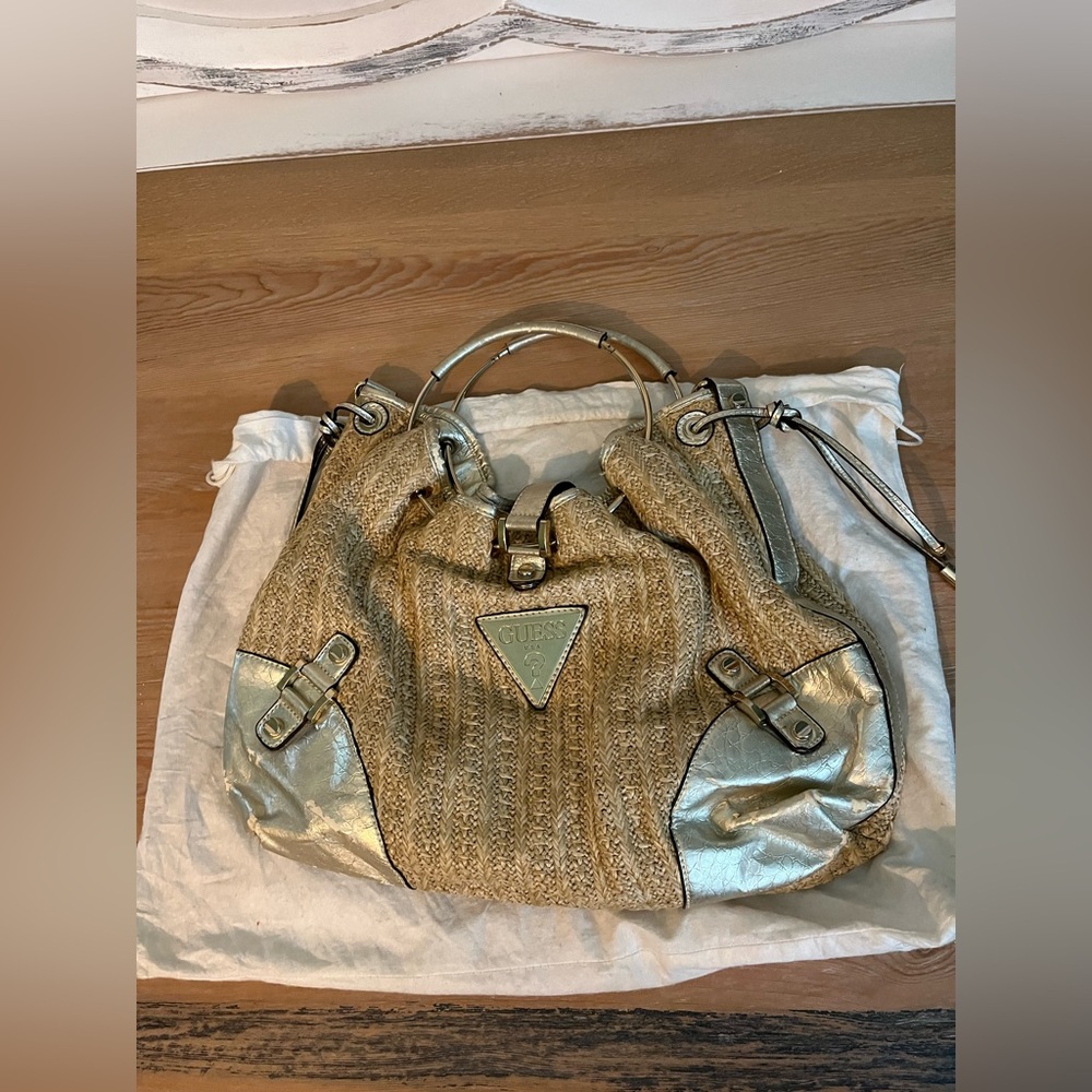GUESS Summer Raffia Ring Handle Bag With Gold - Picture 4 of 17